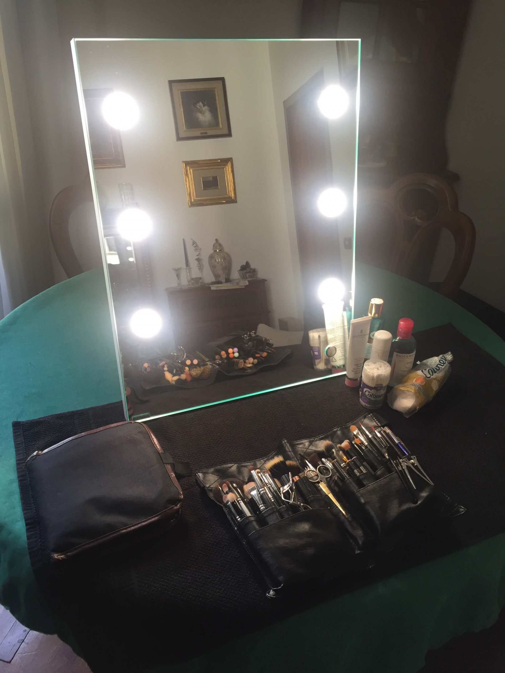 Specchio con luci Cantoni: il mio #maipiusenza!, #lauraLOVES - Make Up  Artist Milano