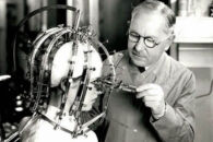 Max Factor, storia di un truccatore da Oscar | #PERSONAGGIcosmetici