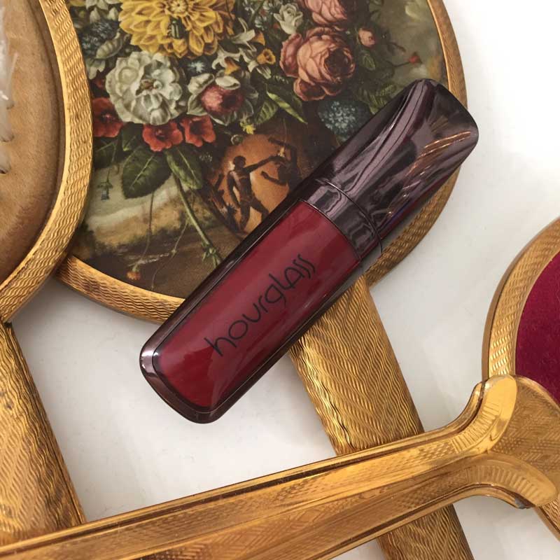 tinta labbra hourglass opaque rouge liquid lipstick still life